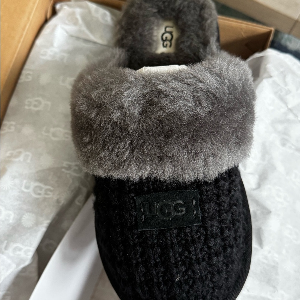 New in Box UGG K Cozy II Knit